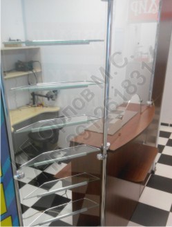 витрина из стекла